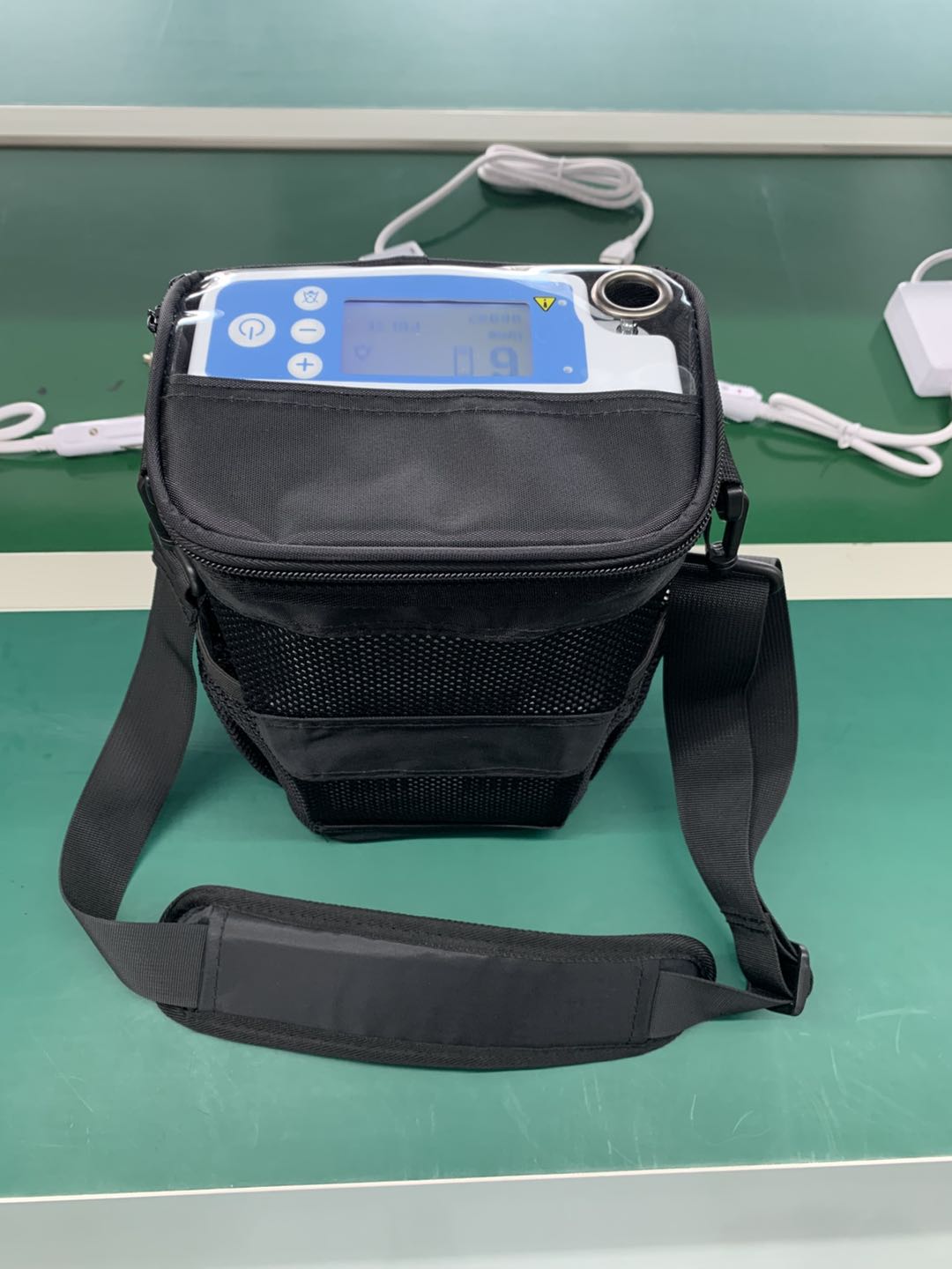 Pulse Glow 6L Portable Oxygen Concentrator – Lightweight Travel Oxygen Machine with High-Flow Pulse Delivery M900